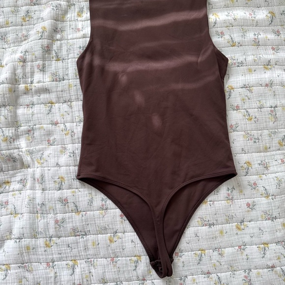 Aritzia Babaton Bodysuit Tank - Picture 3 of 6
